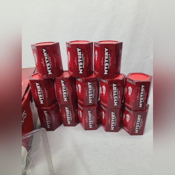 Hallmark Snoopy Peanuts Mystery Ornaments 2022 13 Sealed Ornaments Plus Extra - Picture 2 of 5